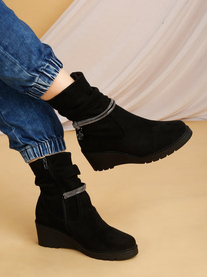 Stylish Black Ankle Boots with Chain Detail – Wedge Heel Booties